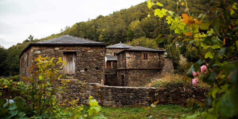Model Rumah Batu Alam Sederhana Jadi Alternatif Tema Hunian